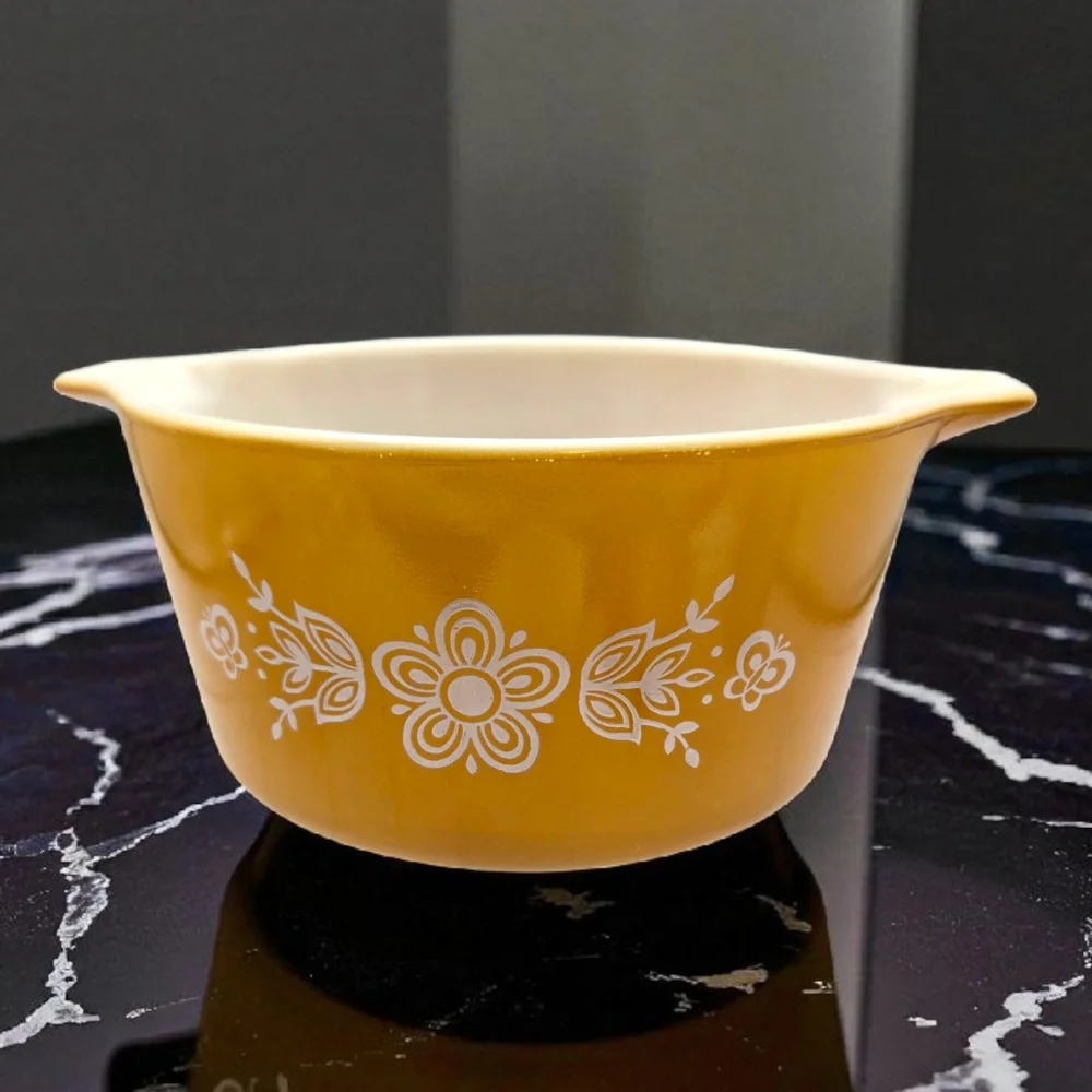 Retro Vintage Pyrex Butterfly Gold Pattern 1QT Casserole Daisey #473